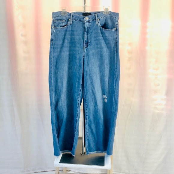 Banana Republic High Rise Wide Leg Crop Jeans Size 31 Raw Hem - Picture 8 of 9